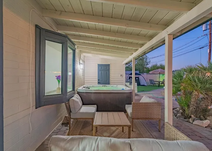 Ella Oasis Heated Pool Hot Tub Near Old Town Holiday home Scottsdale