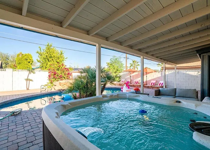 Holiday home Ella Oasis Heated Pool Hot Tub Near Old Town Scottsdale