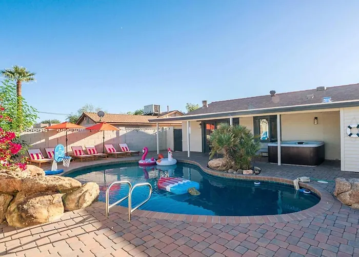 Ella Oasis Heated Pool Hot Tub Near Old Town