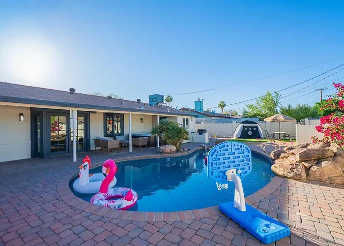 Ella Oasis Heated Pool Hot Tub Near Old Town Holiday home *